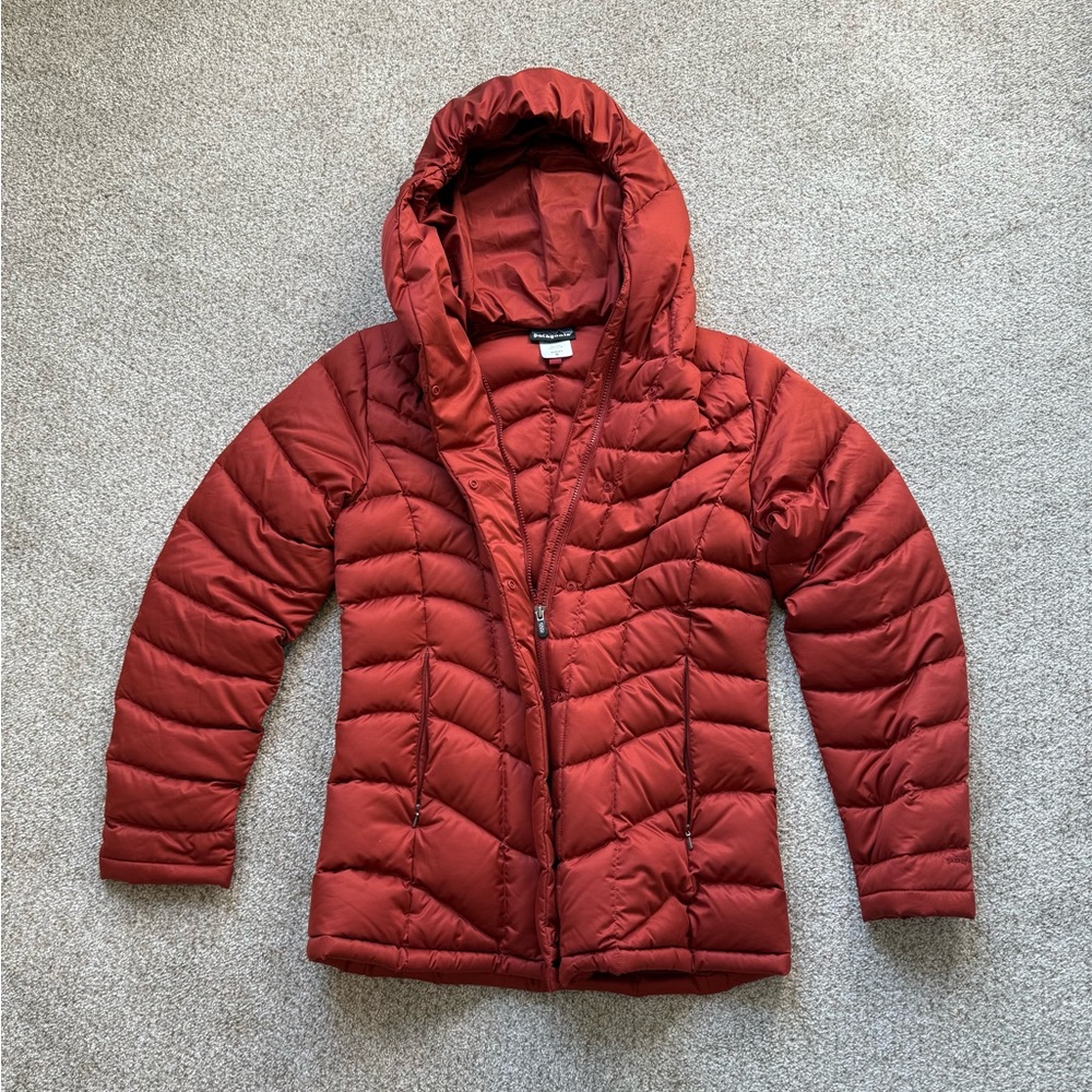 Patagonia Women's Rust Red Hooded Puffer Jacket